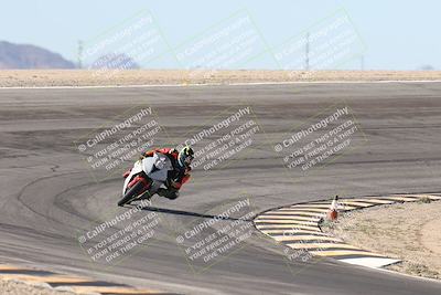 media/Oct-30-2025-Racers Edge (Thu) [[dabbdaf680]]/3-B Group/Session 2 (Bowl Exit)/